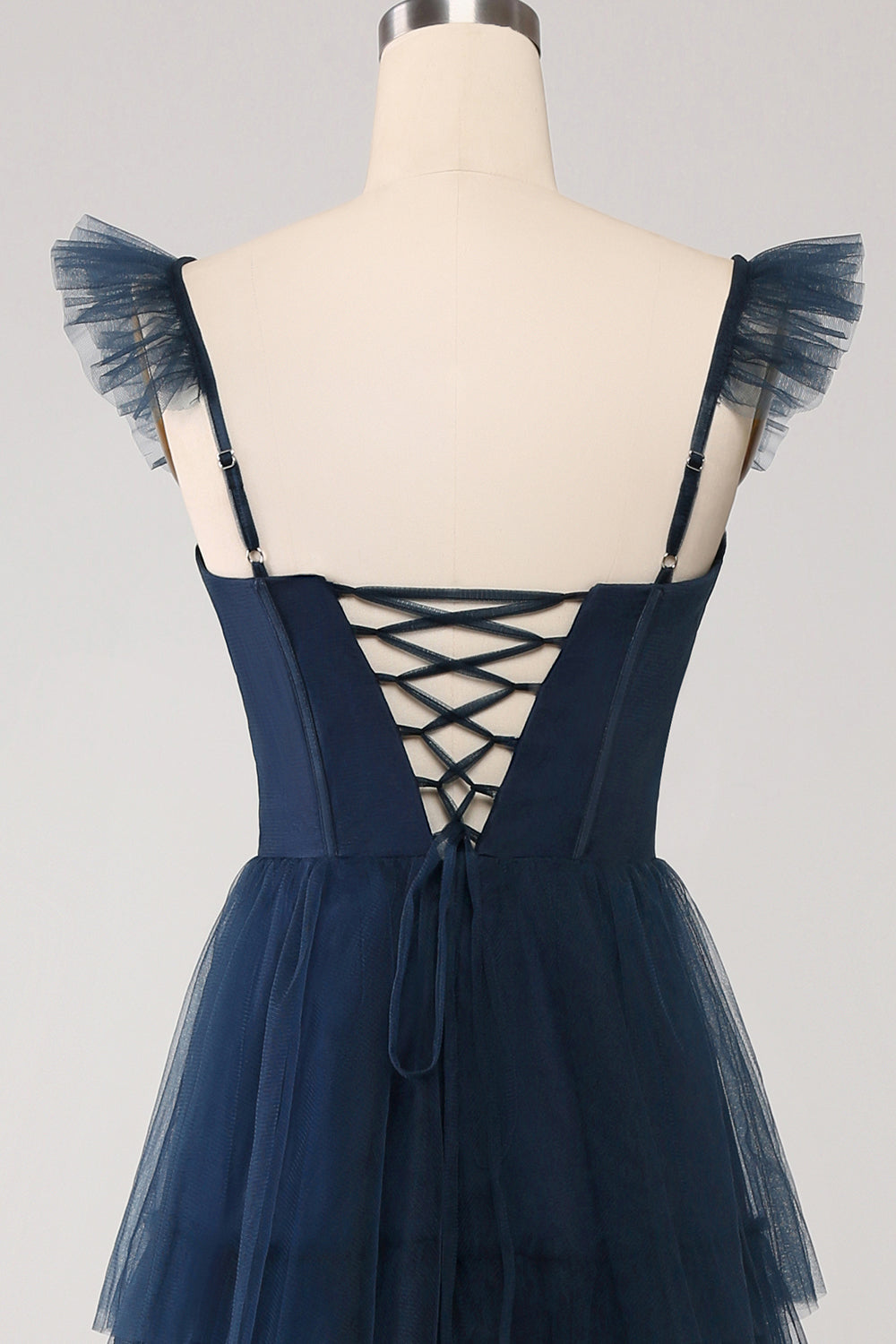 Tul azul marino Vestido de dama de honor con corsé escalonado de una línea azul marino con abertura