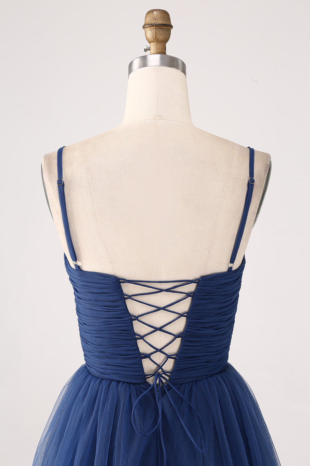 Vestido de fiesta plisado de tul plisado de tirantes finos de una línea con abertura
