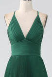Vestido de dama de honor de gasa escalonada verde oscuro de una línea con plisado