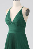 Vestido de dama de honor de gasa escalonada verde oscuro de una línea con plisado