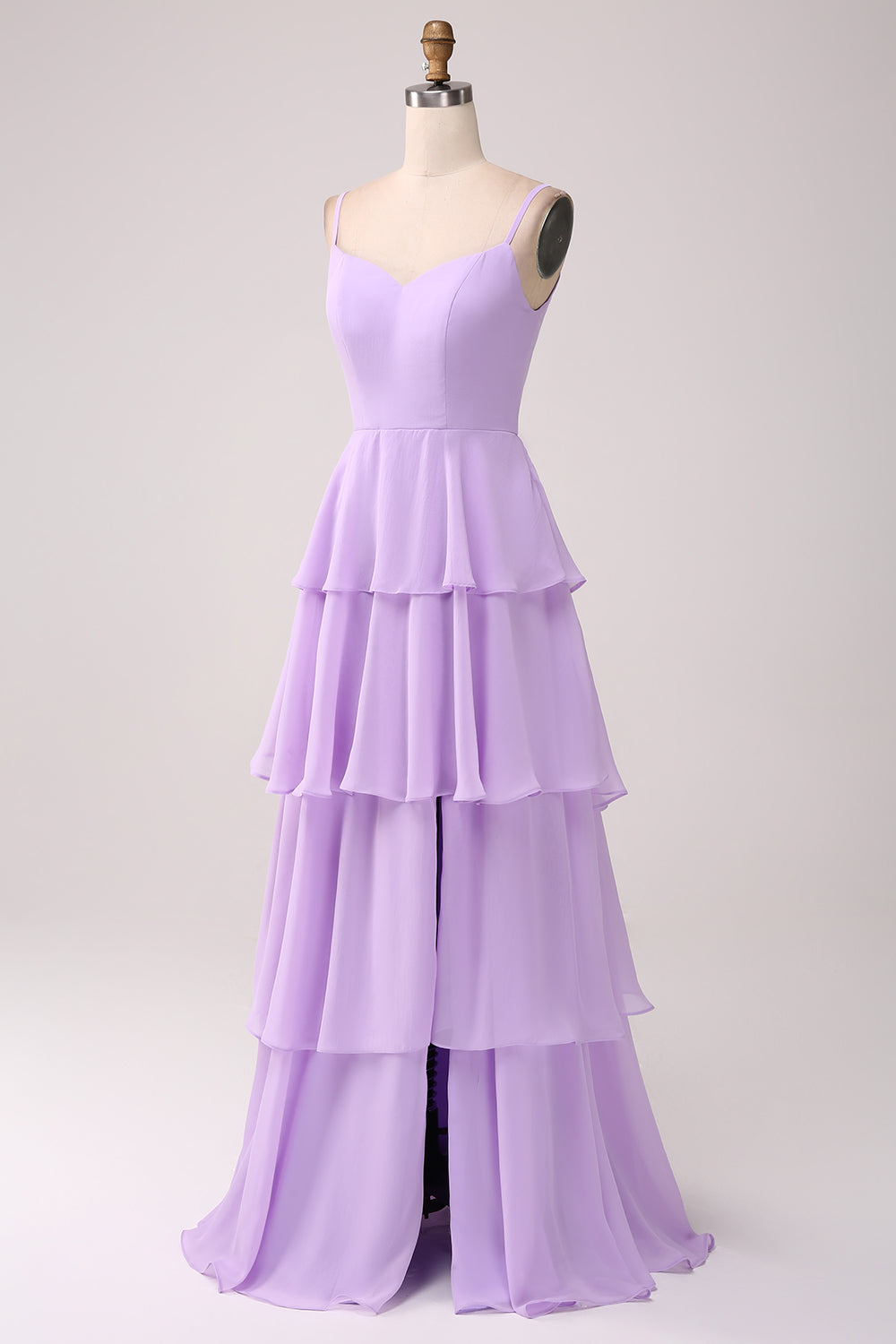 Vestido de dama de honor lila de gasa lila con tirantes finos de una línea con abertura