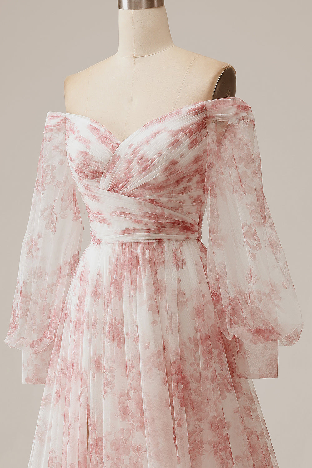 Ivory Flower A Line Off the Shoulder Vestido de novia floral plisado con mangas largas
