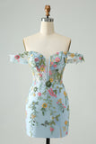 Vestido de cóctel corto bordado con tirantes finos ajustados y flores azules