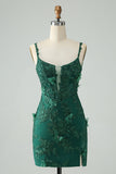 Vestido de cóctel corto con tirantes finos ajustados de color verde oscuro con apliques
