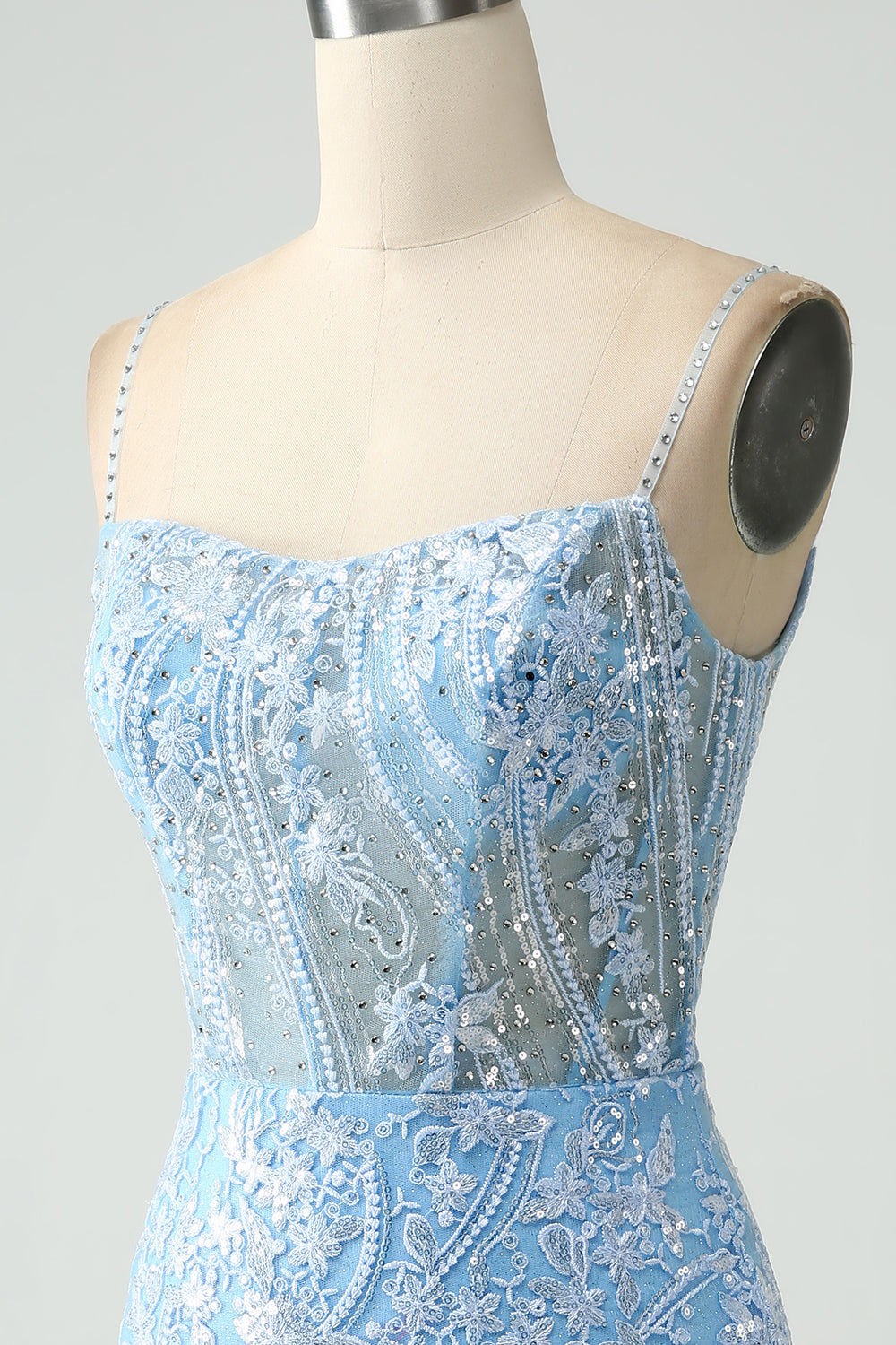 Vestido corto de regreso a casa con tirantes de espagueti azul cielo brillante con cuentas