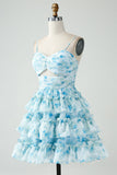 Tirantes de espagueti de línea A Vestido corto de regreso a casa floral azul escalonado