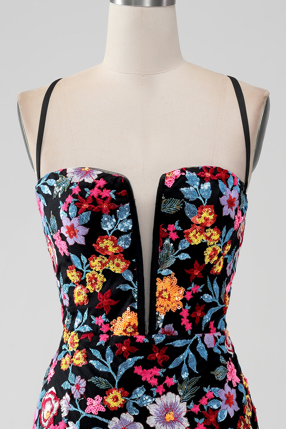 Vestido corto de regreso a casa con cuello en V con cuello en V negro