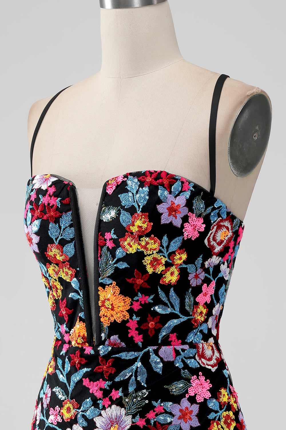 Vestido corto de regreso a casa con cuello en V con cuello en V negro