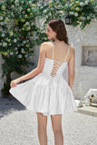 Vestido blanco de tirantes finos de una línea