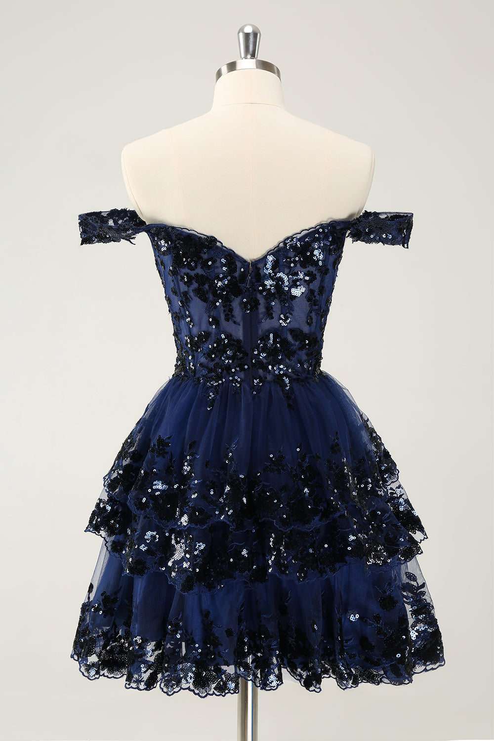 Vestido de cóctel de encaje con corsé escalonado y hombros descubiertos en negro brillante