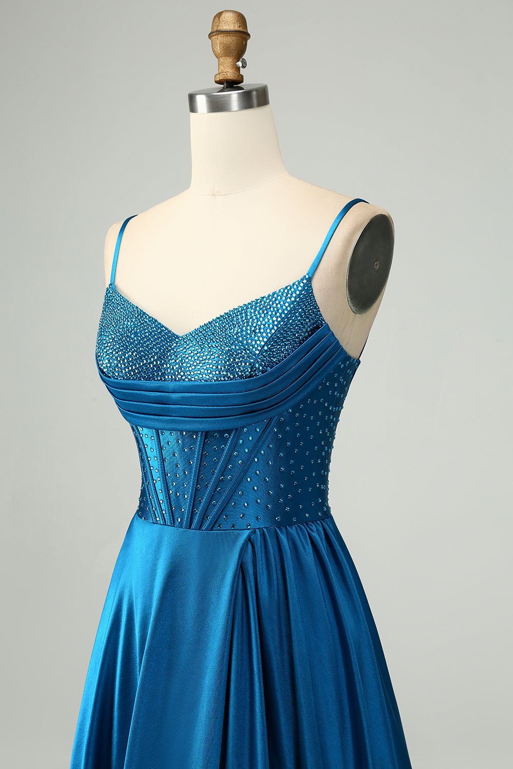 Azul oscuro brillante Una línea de corsé con cuentas Vestido de fiesta largo con abertura