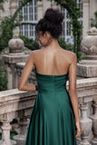 Verde Oscuro Una Línea Novia Plisado Ojo de Cerradura Vestido Largo De Dama De Honor