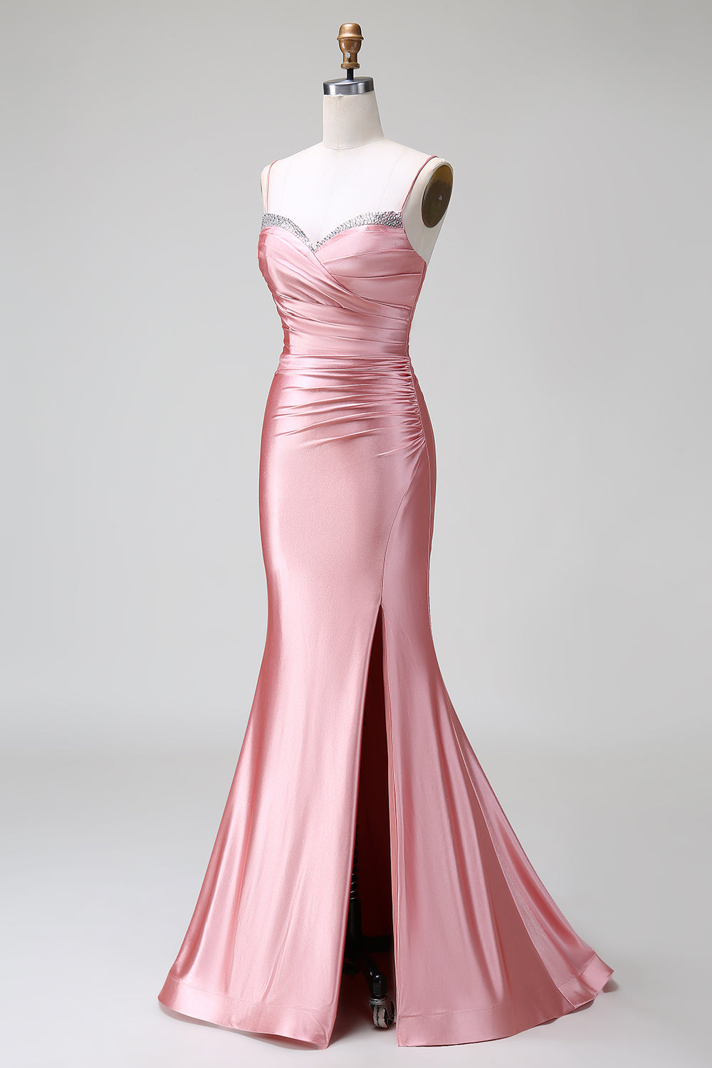 Vestido de fiesta de satén con tirantes de sirena y rubor con abertura