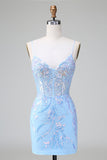 Vestido de cóctel corto con espalda abierta y corsé de lentejuelas azul con bordado