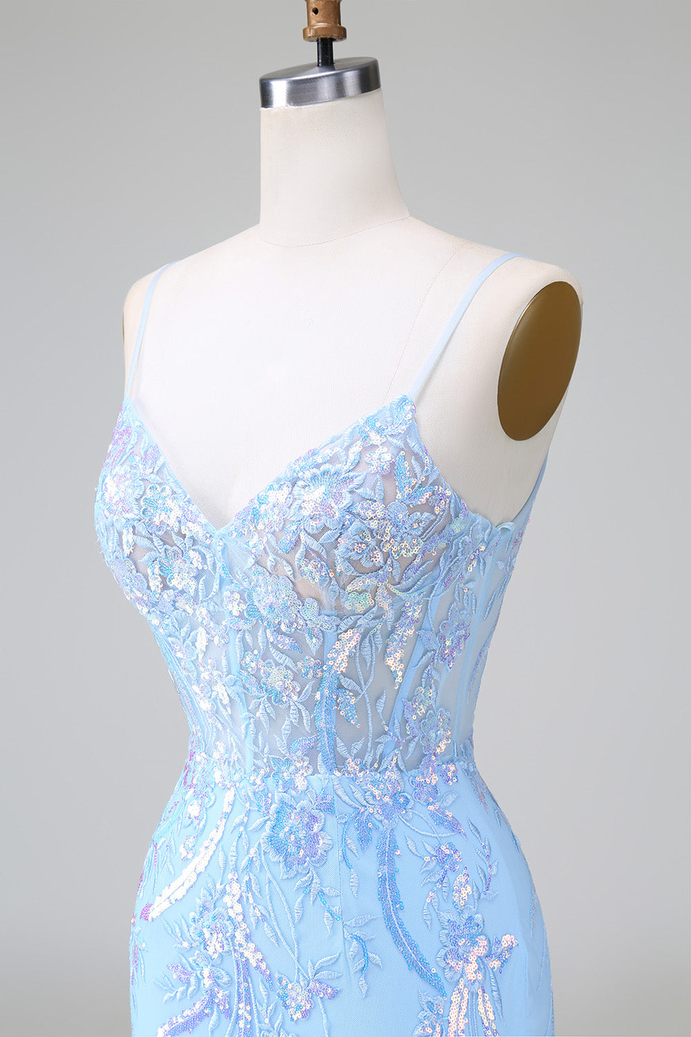Vestido de cóctel corto con espalda abierta y corsé de lentejuelas azul con bordado