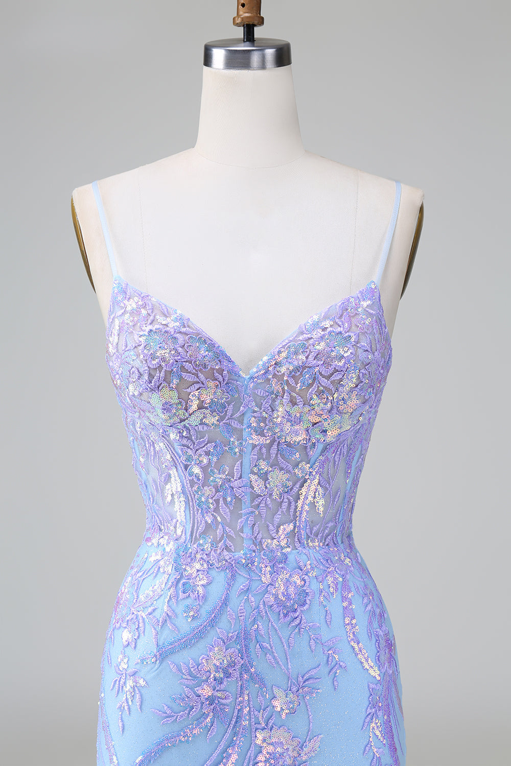 Vestido de cóctel corto con espalda abierta y corsé de lentejuelas azul con bordado
