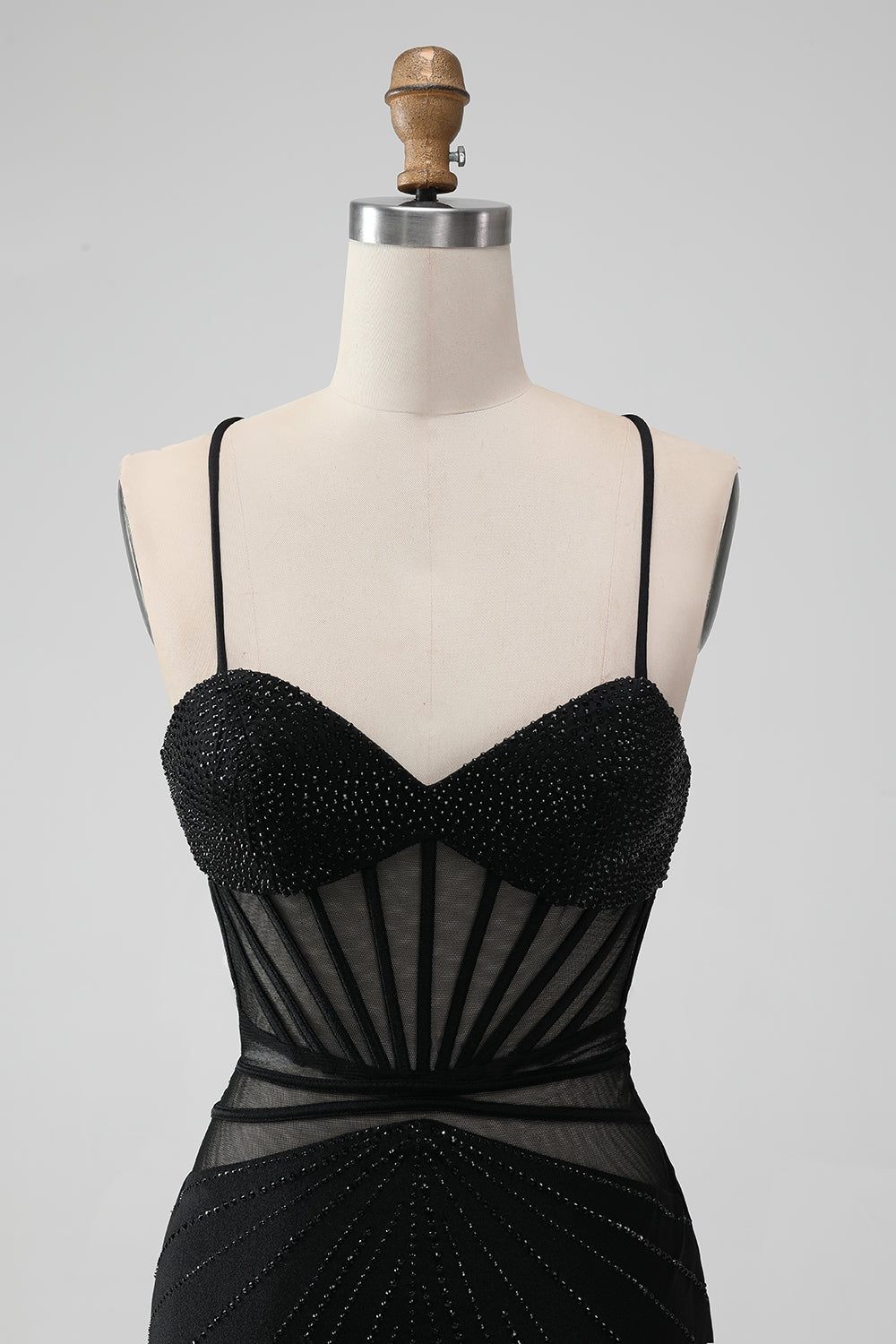 Vestido de regreso a casa con corsé de tirantes finos ajustados negros con abalorios