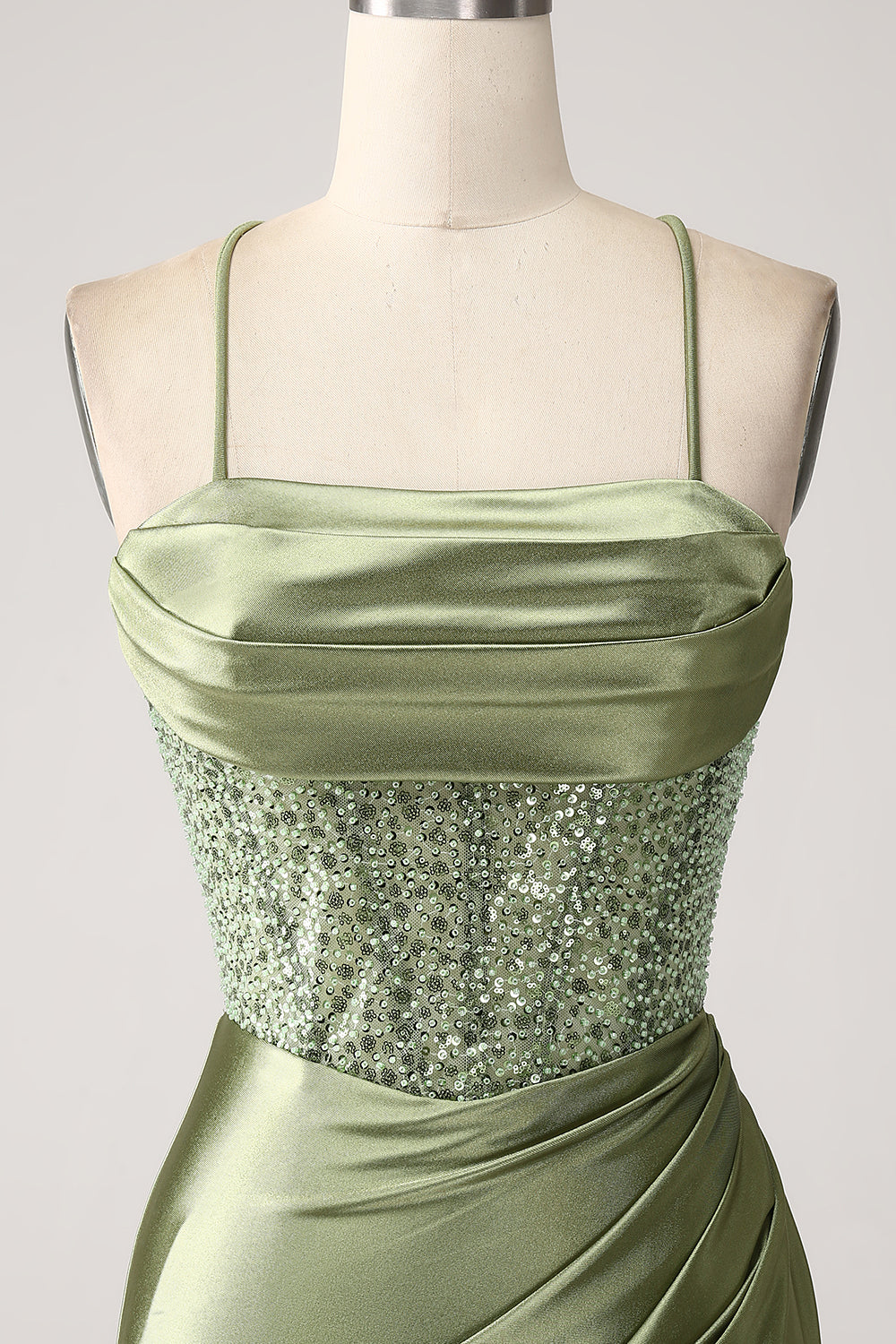 Vestido de fiesta largo de lentejuelas con escote de sirena verde militar con escote de sirena con abertura