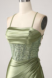 Vestido de fiesta largo de lentejuelas con escote de sirena verde militar con escote de sirena con abertura