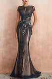 Lujoso vestido de fiesta de champán con cuello de joya de sirena con abalorios