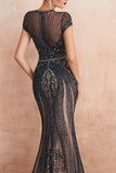 Precioso vestido de fiesta burdeos con cuello joya de sirena con abalorios
