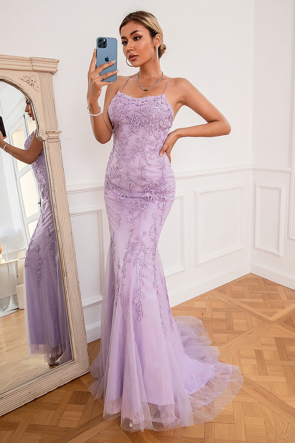 Vestido de fiesta larga de sirena púrpura claro con apliques