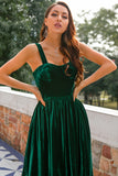 Vestido de terciopelo verde oscuro