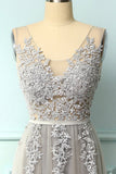 Vestido gris con apliques