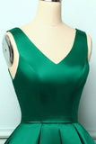 Vestido de cóctel verde satén