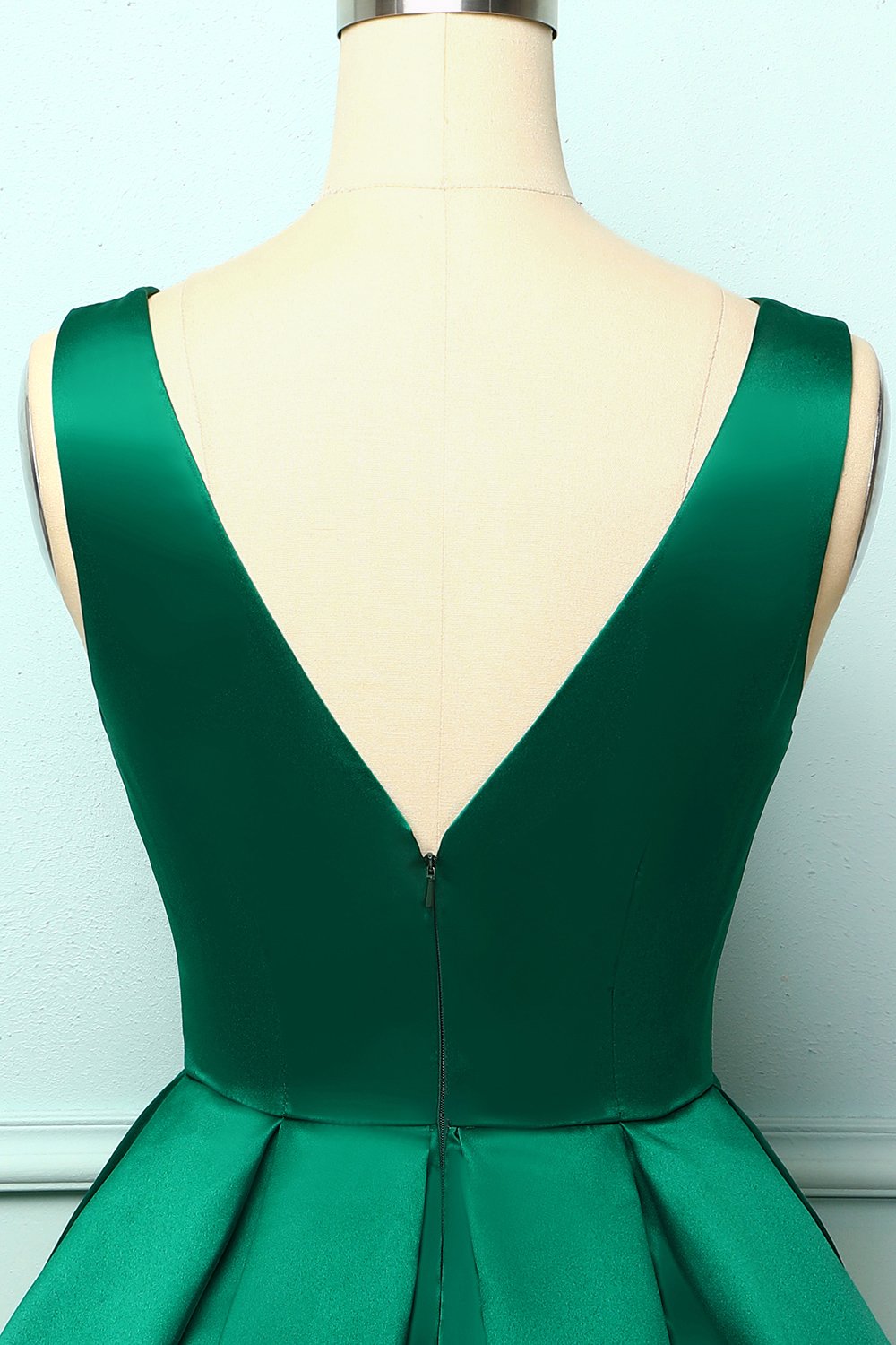 Vestido de cóctel verde satén
