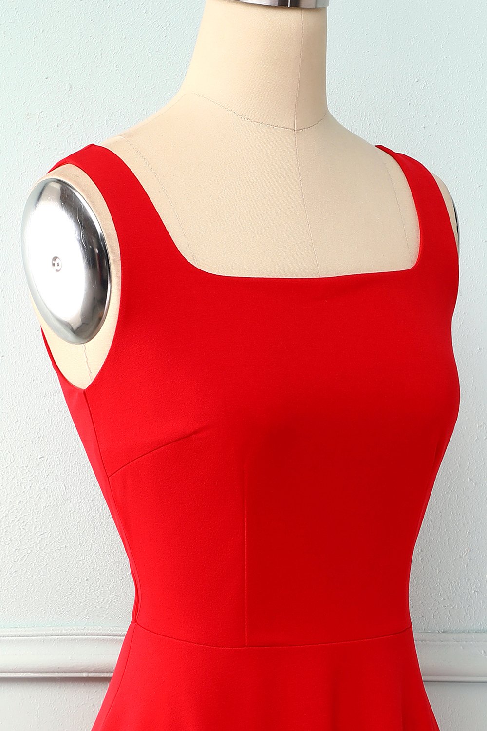 Vestido de cuello cuadrado rojo