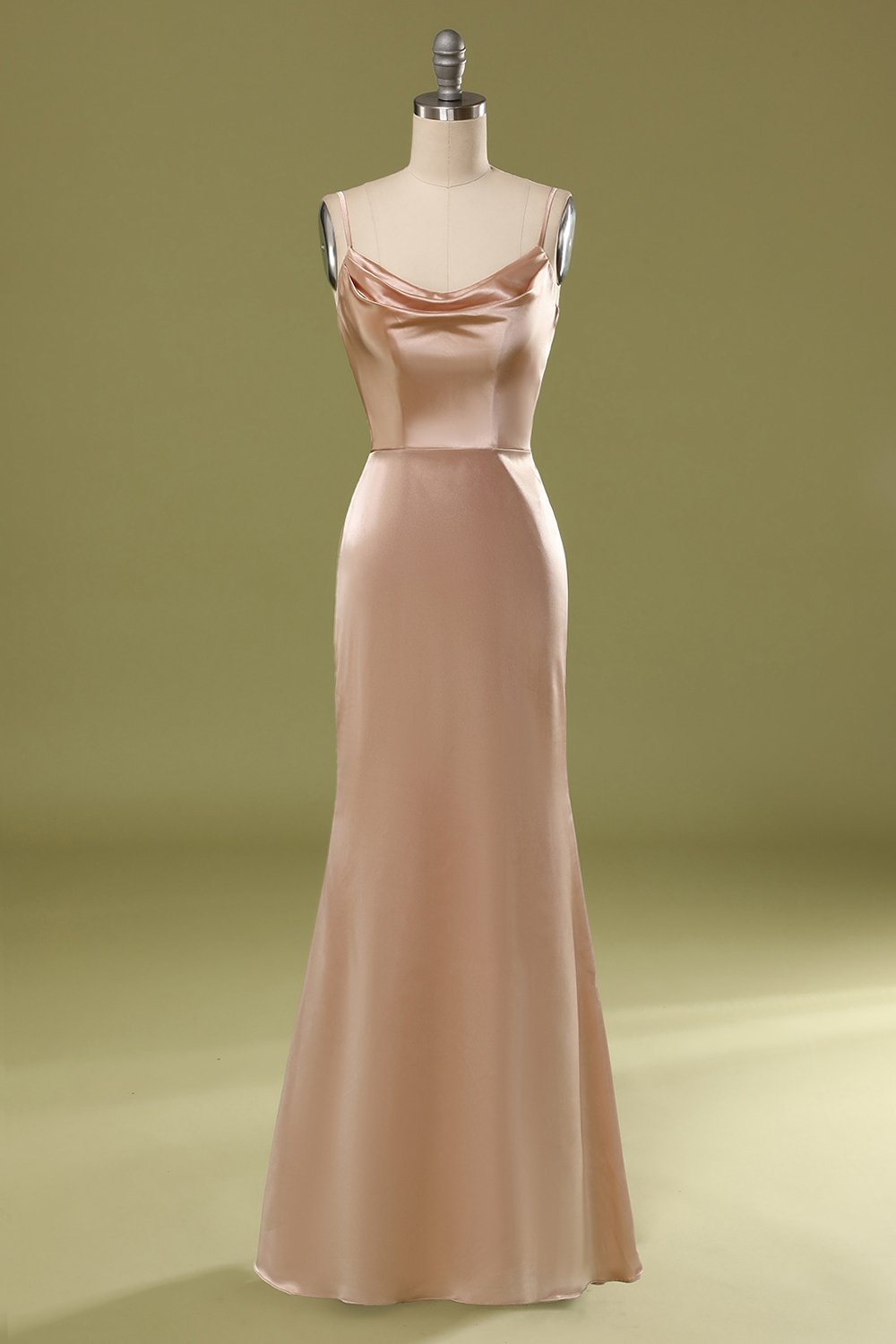 Vestido de satén champán