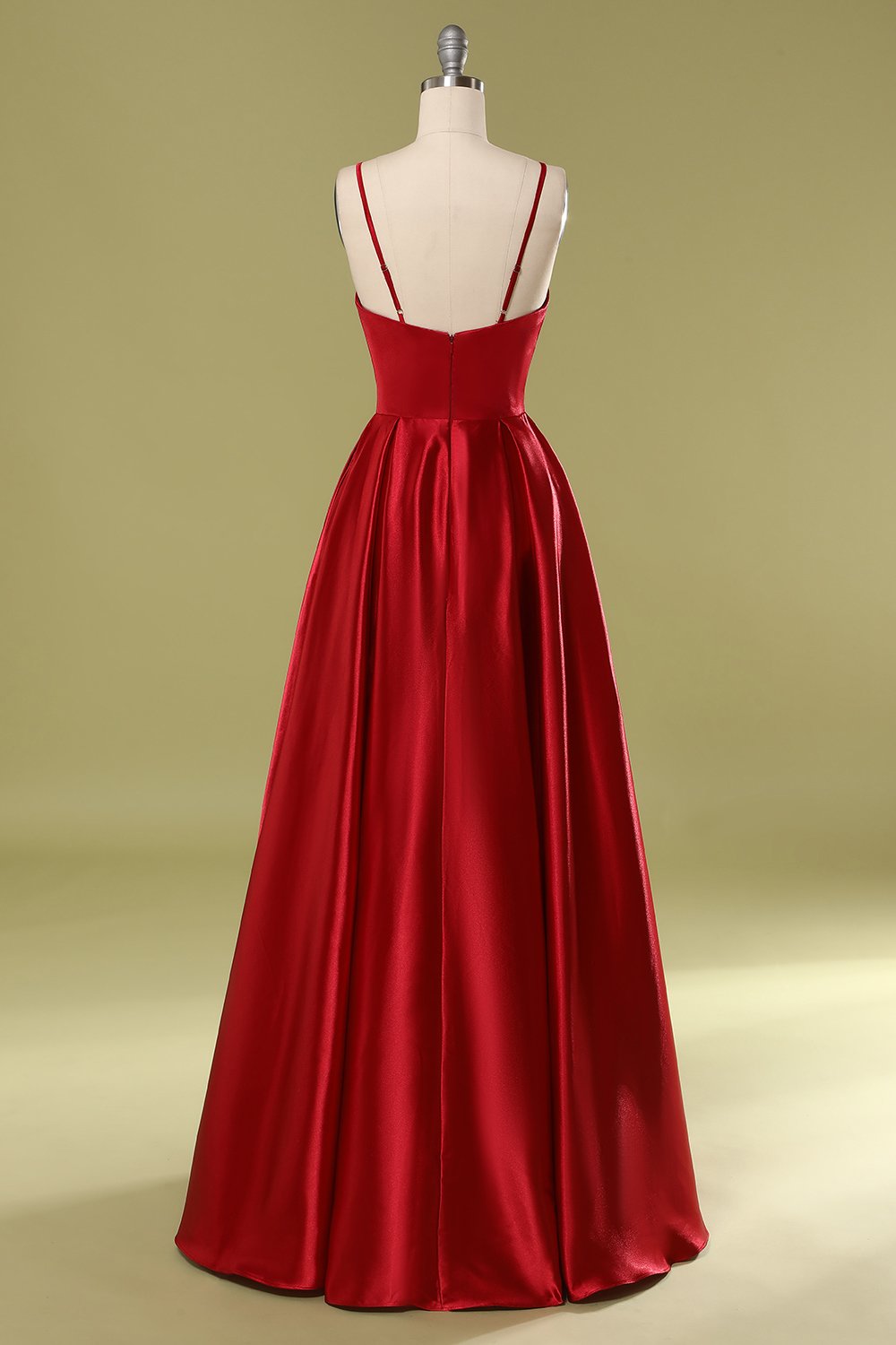 Vestido de satén burdeos