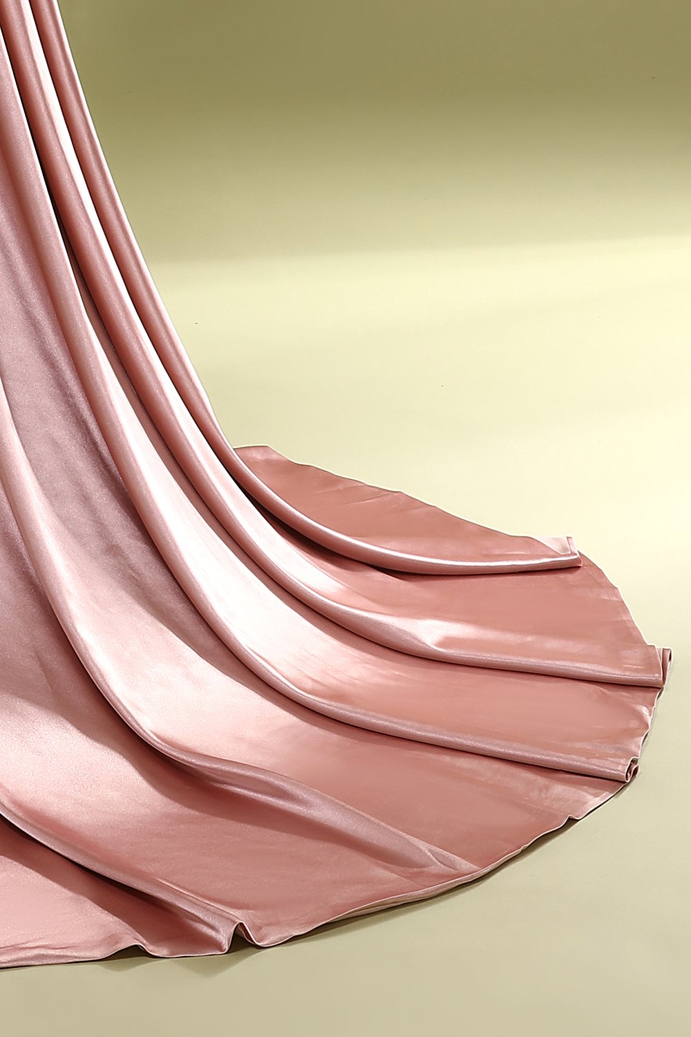 Vestido de fiesta de satén rosa