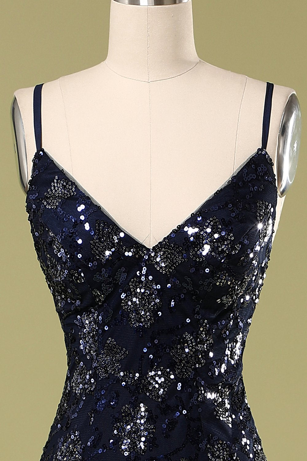 Vestido de noche azul marino con lentejuelas