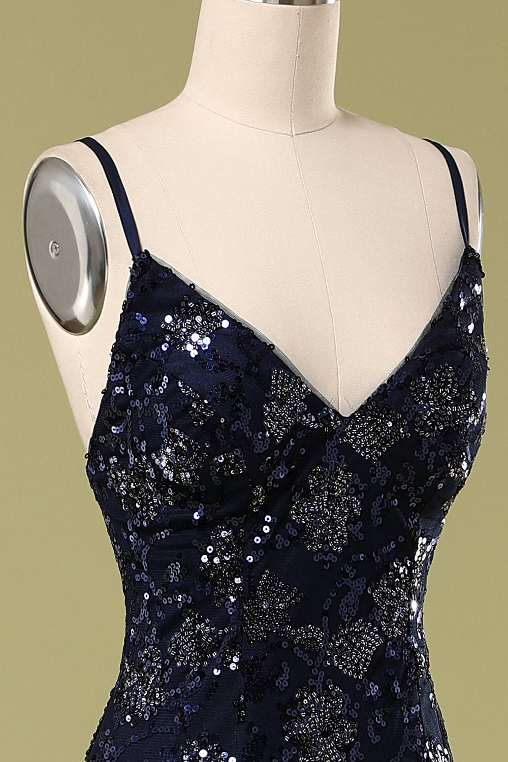 Vestido de noche azul marino con lentejuelas