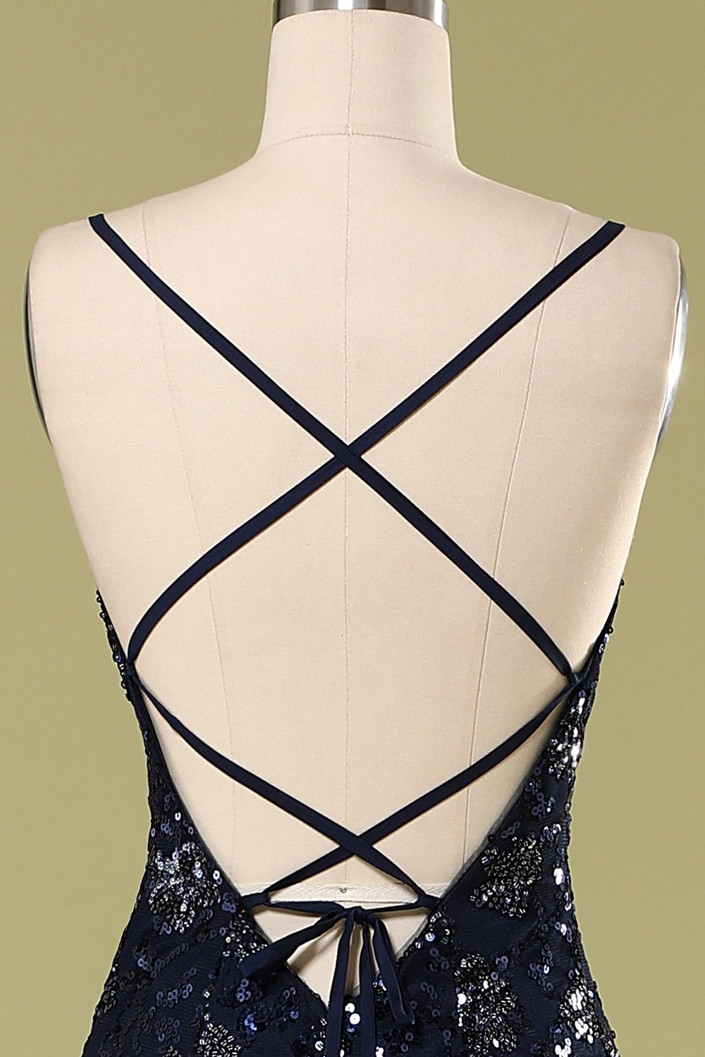 Vestido de noche azul marino con lentejuelas