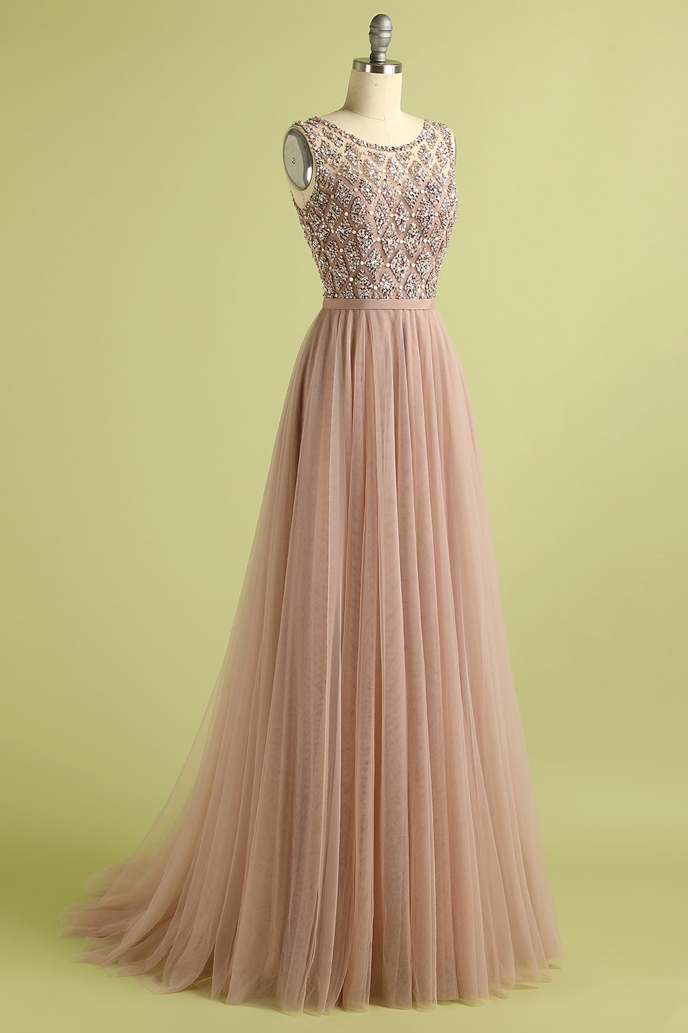 Vestido de fiesta con cuentas de tul