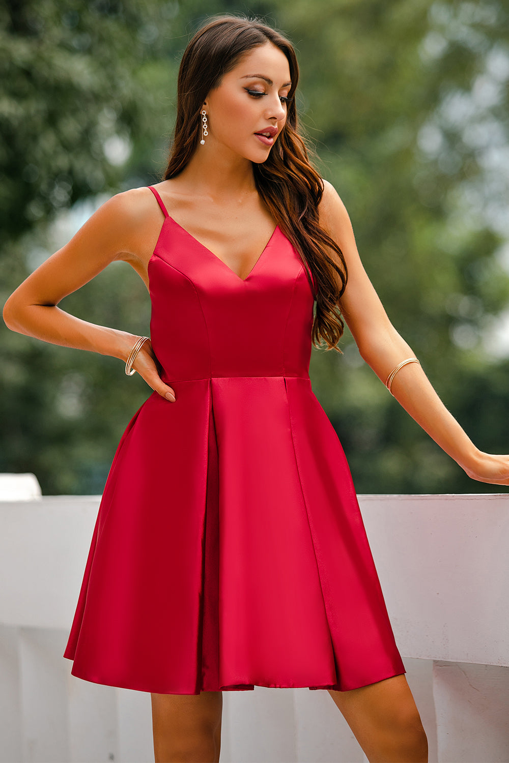 Vestido de una línea roja