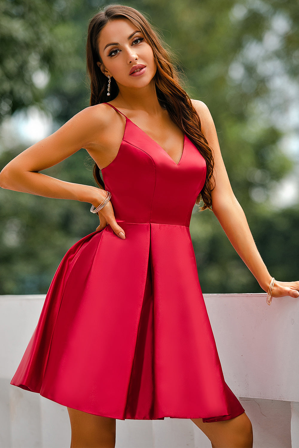 Vestido de una línea roja