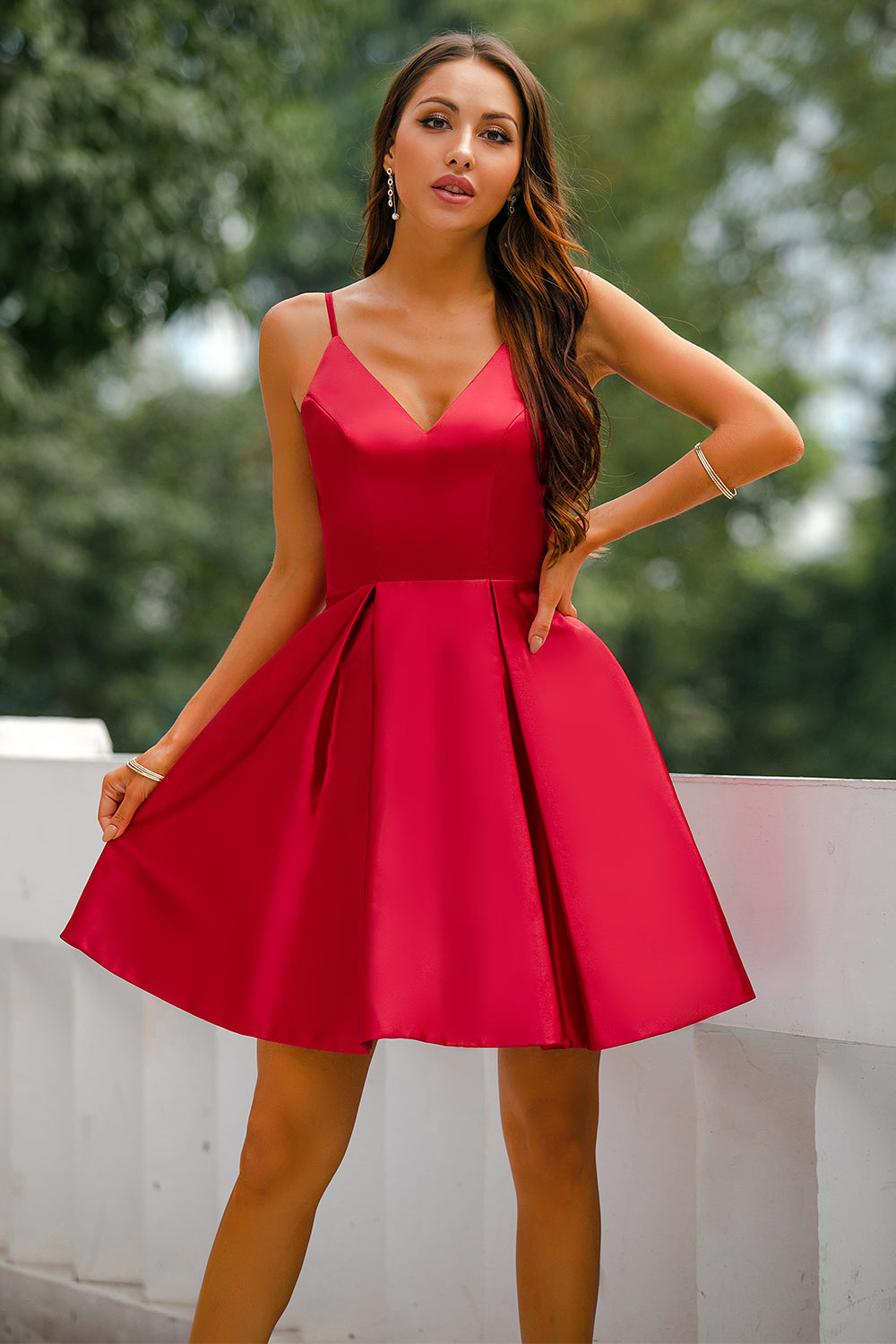 Vestido de una línea roja