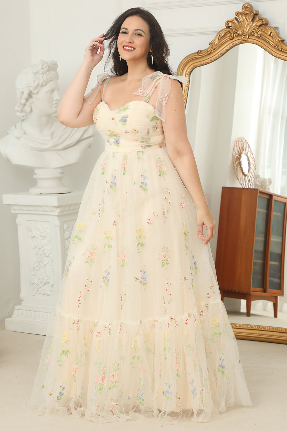 Vestido de fiesta largo champán talla grande con bordados