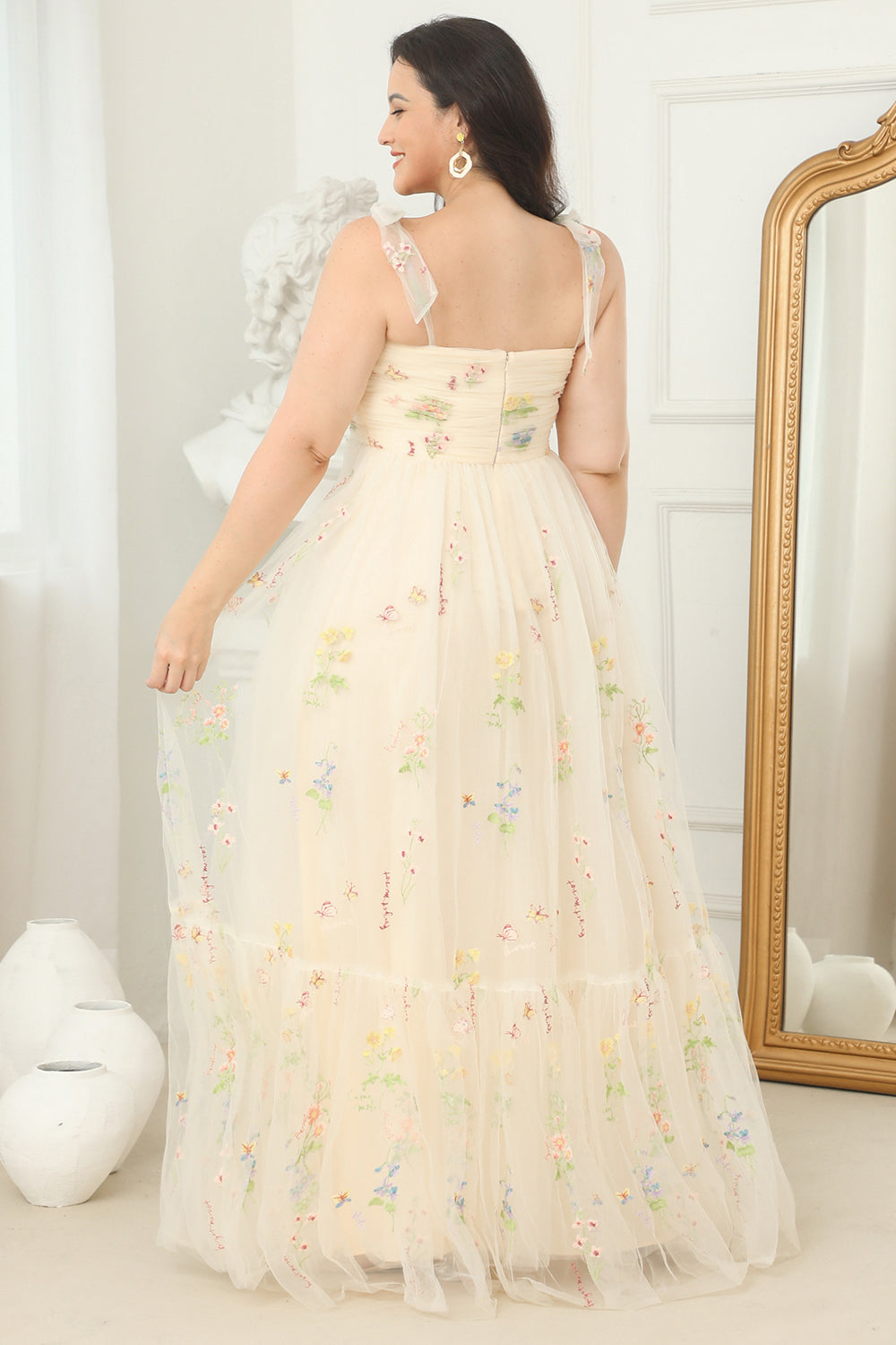Vestido de fiesta largo champán talla grande con bordados