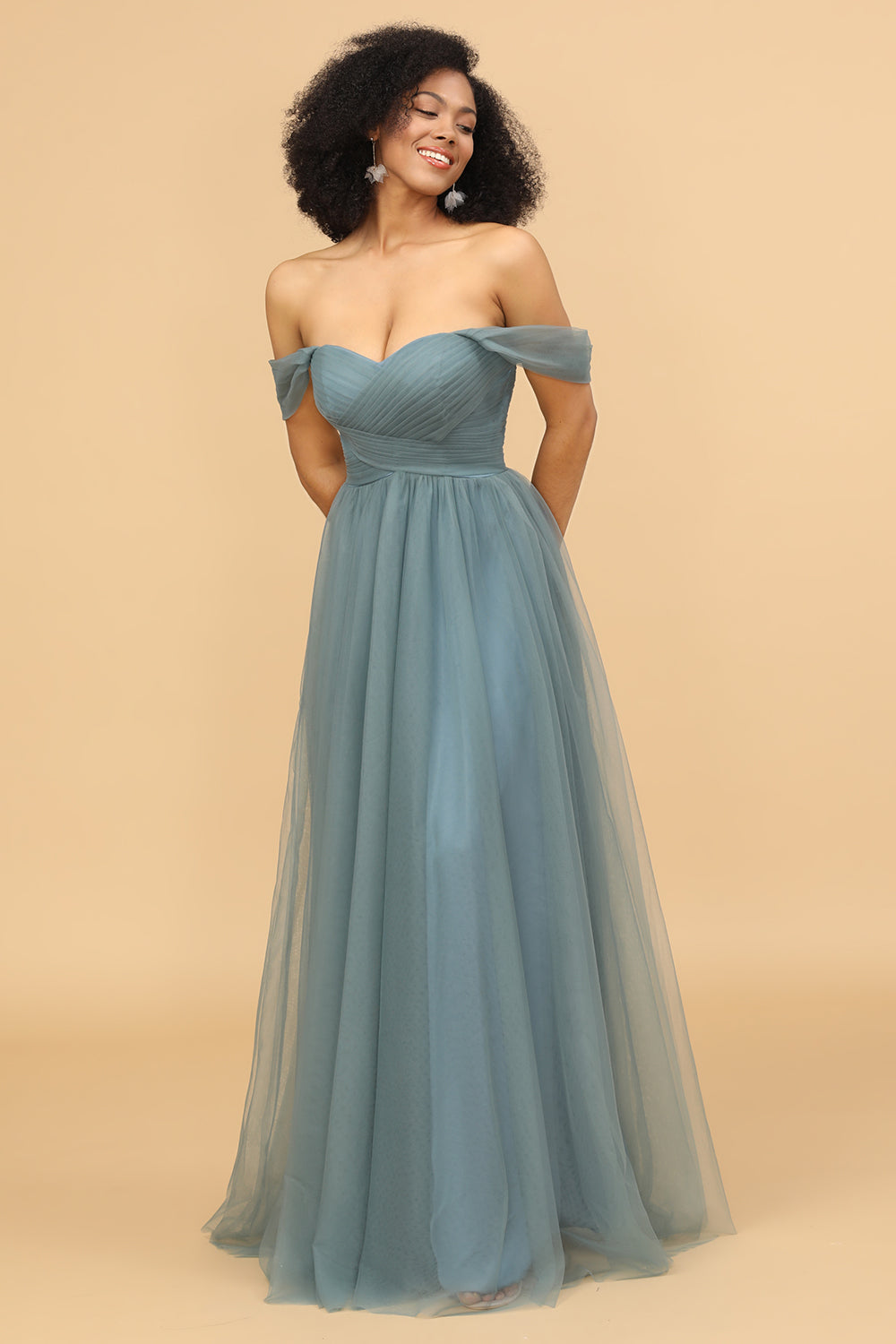 Vestido de dama de honor tul fuera del hombro