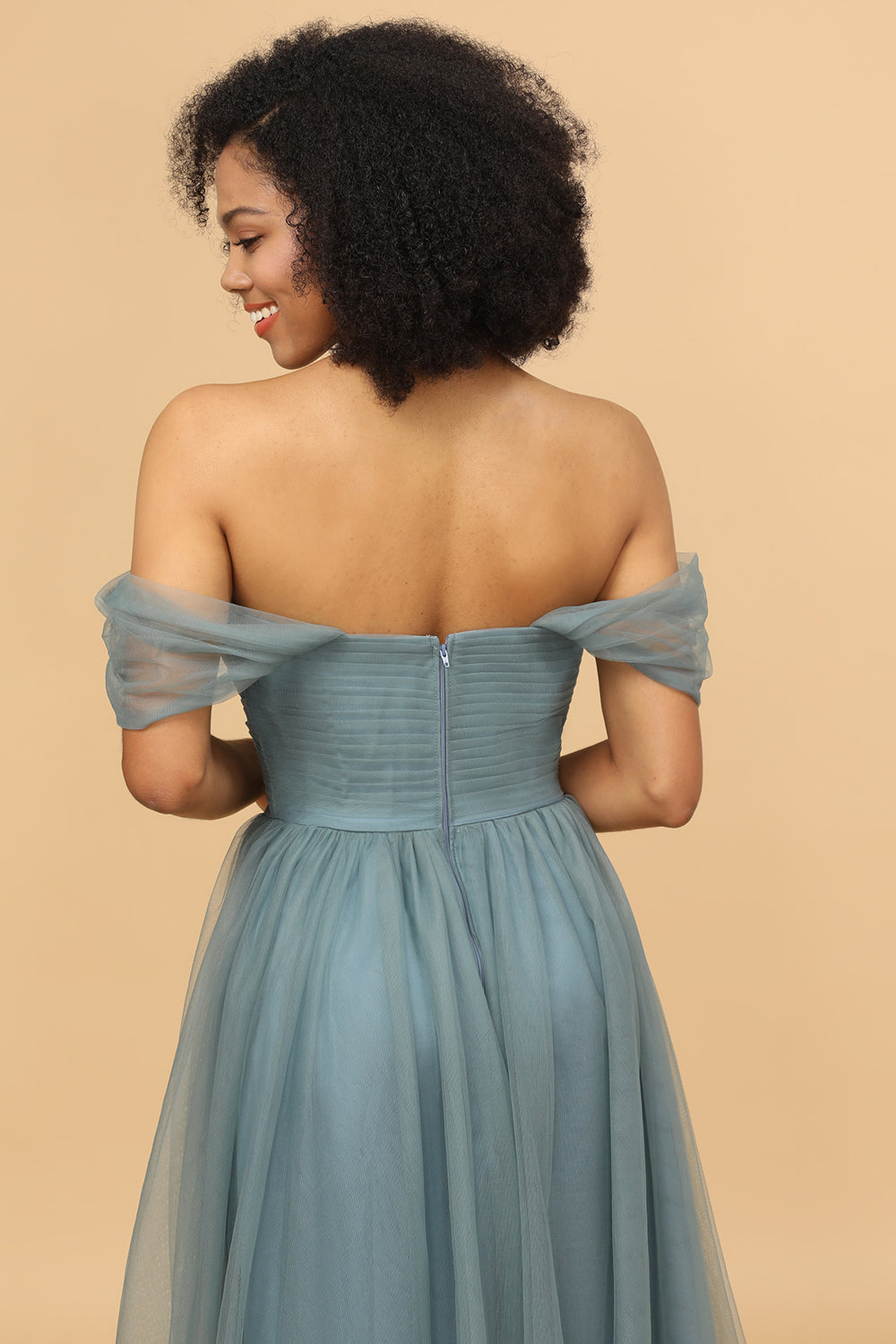 Vestido de dama de honor tul fuera del hombro