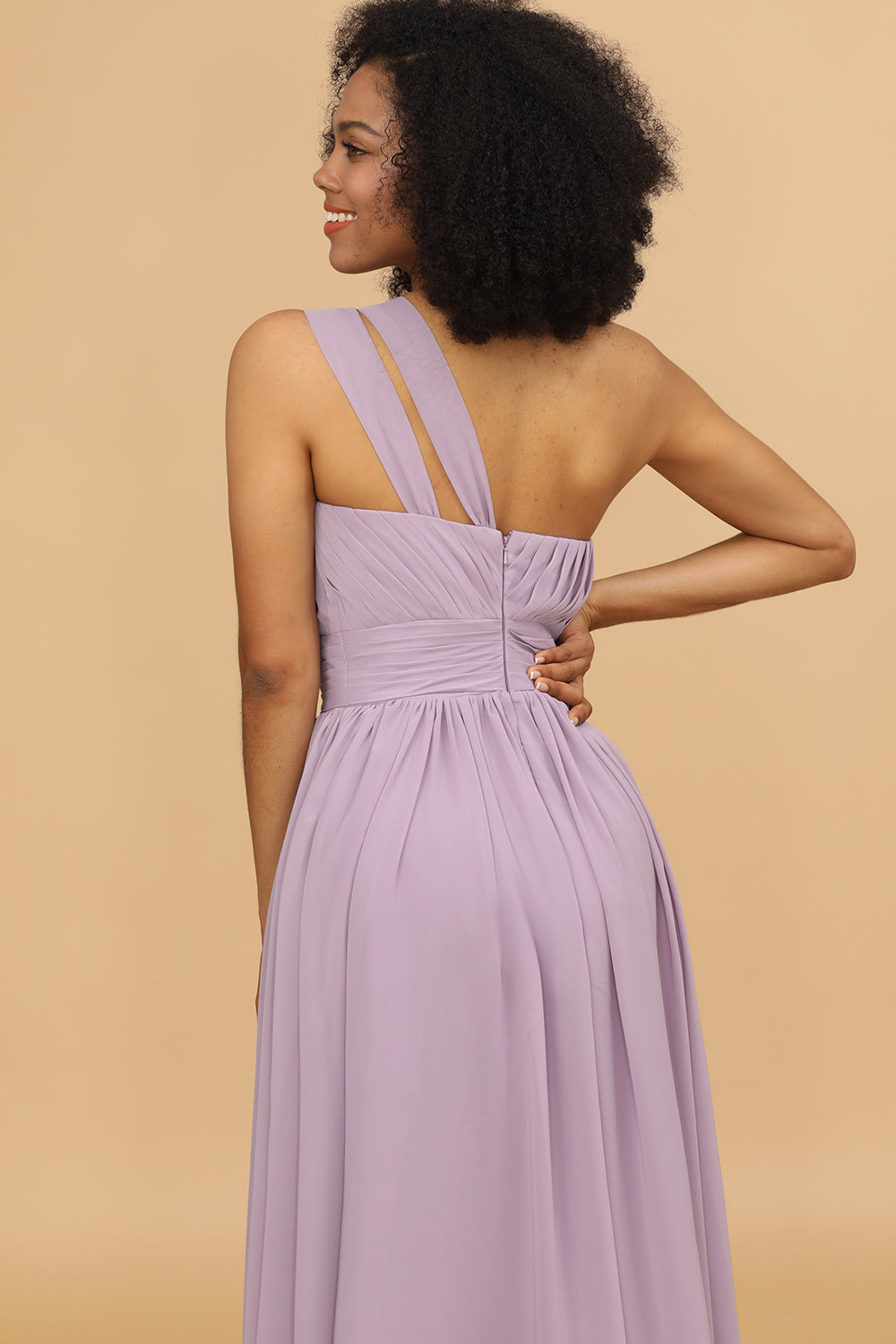 Lila Chifón Vestido de dama de honor un hombro con volantes