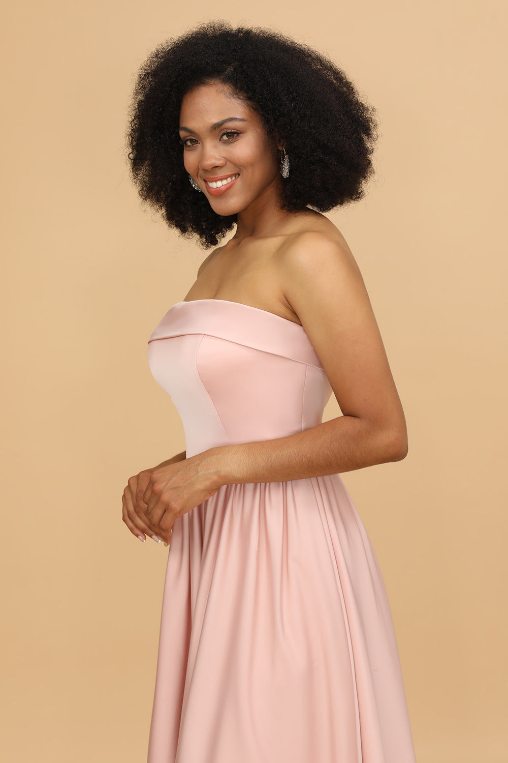 Escote A Rosa Satén Vestido largo de dama de honor