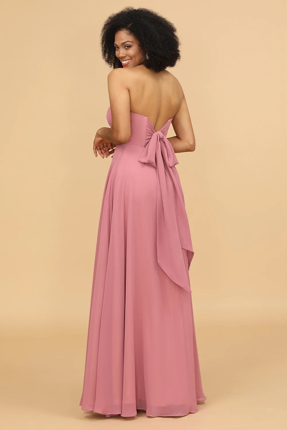 Vestido de dama de honor rosa gasa