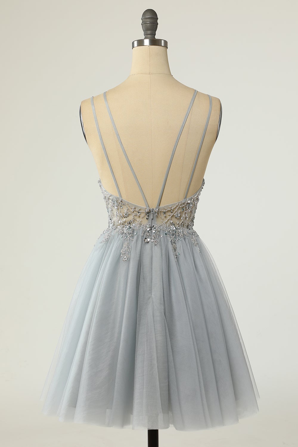 Precioso Vestido corto de regreso a casa gris con tirantes finos y pedrería
