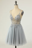Precioso Vestido corto de regreso a casa gris con tirantes finos y pedrería